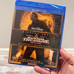 Disney National Treasure 2-Disc Collector's Edition BLU-RAY AND DVD